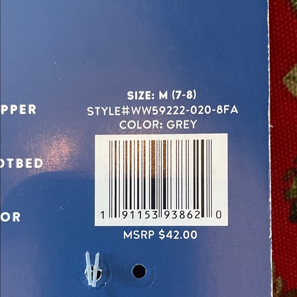 Life Is Good Gray Slippers with Scenic Heart Design Size 7-8 - Picture 5 of 10